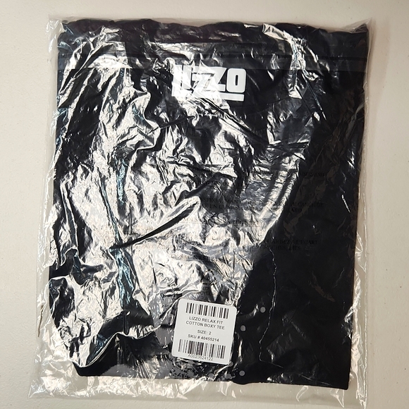 ❤️NWT VINTAGE TORRID BAND CONCERT TEE - LIZZO HIP HOP GRAPHIC SHIRT - PLUS SIZE - Picture 3 of 11